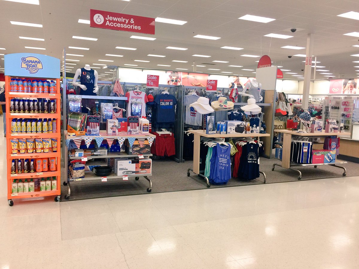 VML_Dana's tweet photo. T1463 is ready to help you celebrate Memorial Day! #longweekend #redwhiteandblue #TargetStyle https://t.co/Atinx2SMKY