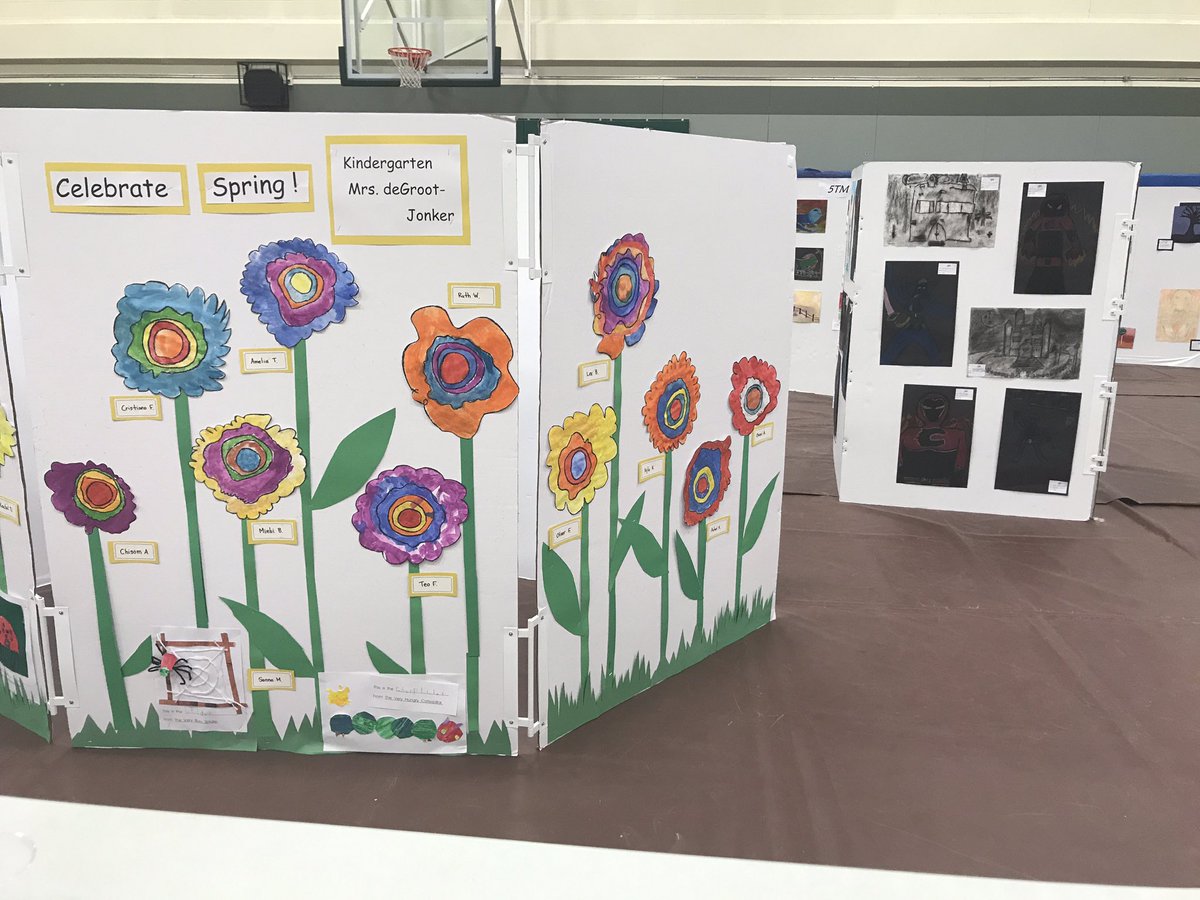 YYCChristian1's tweet photo. Fine arts &amp; senior project last evening, was an amazing night! #sotalented #beautycreating #ccscommunity @PalliserSchools https://t.co/6jPDPUXEMA