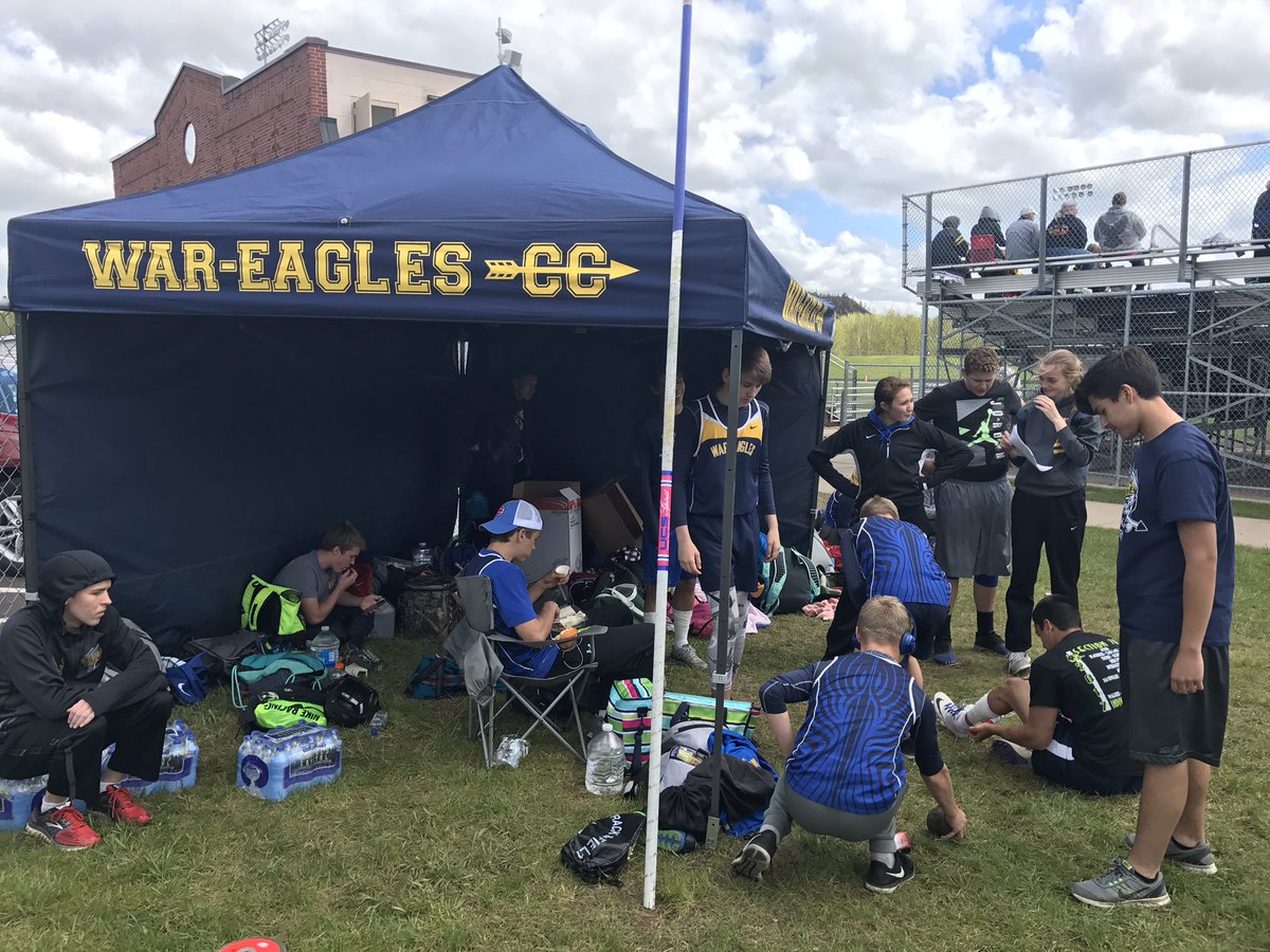 mcarlstromDR's tweet photo. @DeerRiverISD317 #WarEagleTrack #Subsection. Team Camp @MariaRegina513 Beautiful Day For Track! https://t.co/VVre6LG0gI