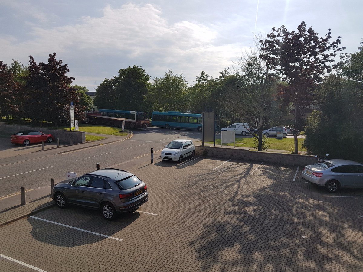 XSItems's tweet photo. #Traffic on #Severalls #Colchester looks awful tonight. Time to list some more deals & dream of chilling in the Garden with something cold! https://t.co/HopkpVBUDO