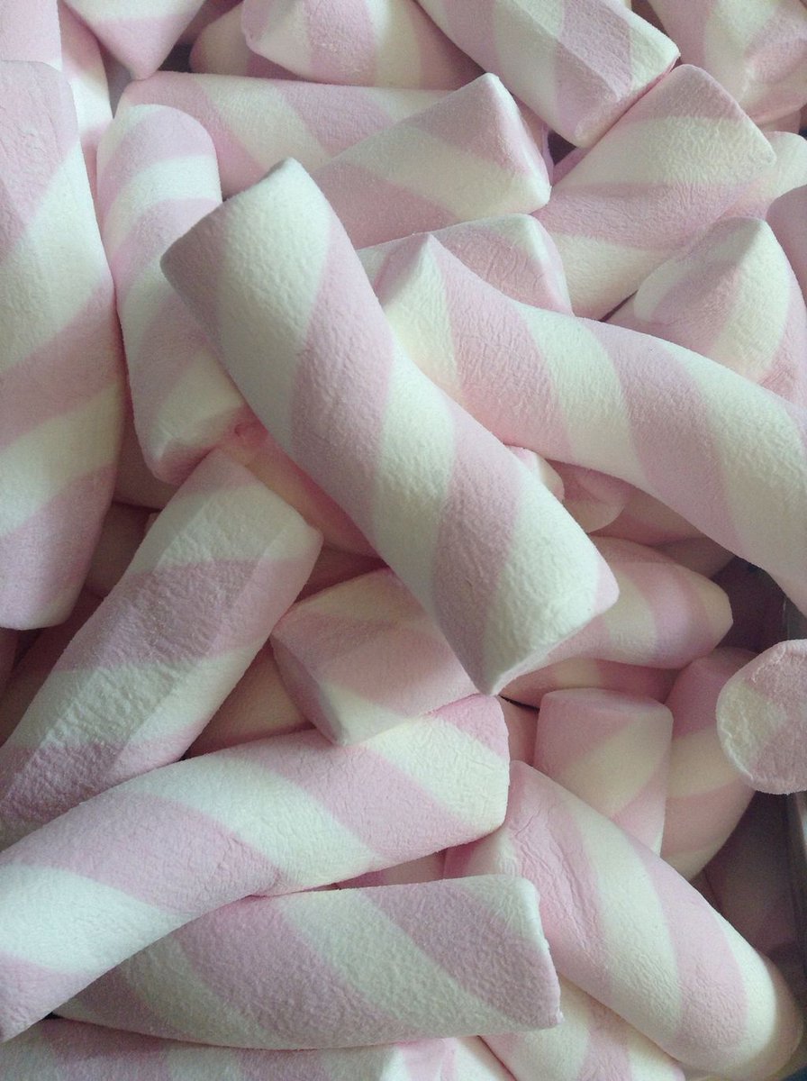 EllaRileySweets's tweet photo. So cute today...my niece came in today &amp; said " my dress is marshmallow" &amp; do you know what? It matched perfectly! #cute #SoSweet https://t.co/f2z4BwxZak