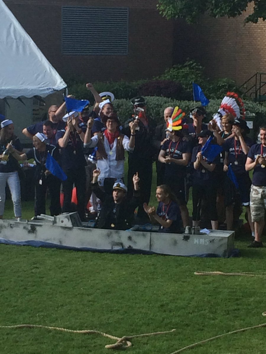 UniofBradford's tweet photo. I don't believe it!! Team Navy retain the #TeamBradFest trophy!! 🏆 https://t.co/MLZ3mYNeXZ