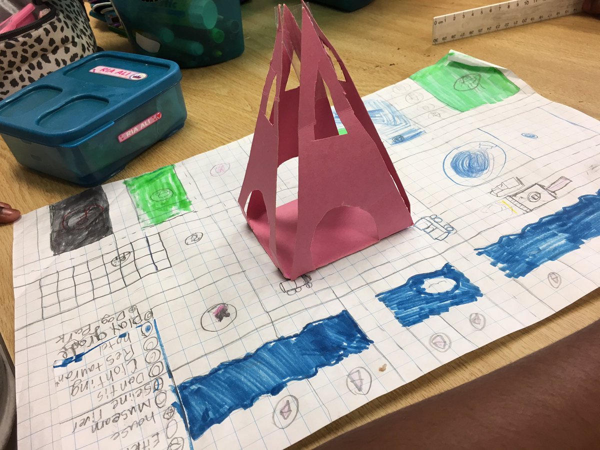 mrsdourmissis's tweet image. Sharing our maps with Gr.1 friends. #3Dfigures #areaperimeter #mapping #globalcommunities #integration
