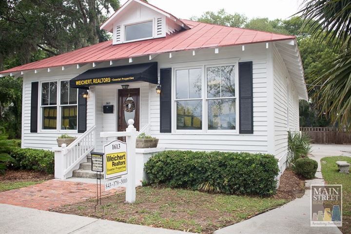 Main Street Beaufort tweet media