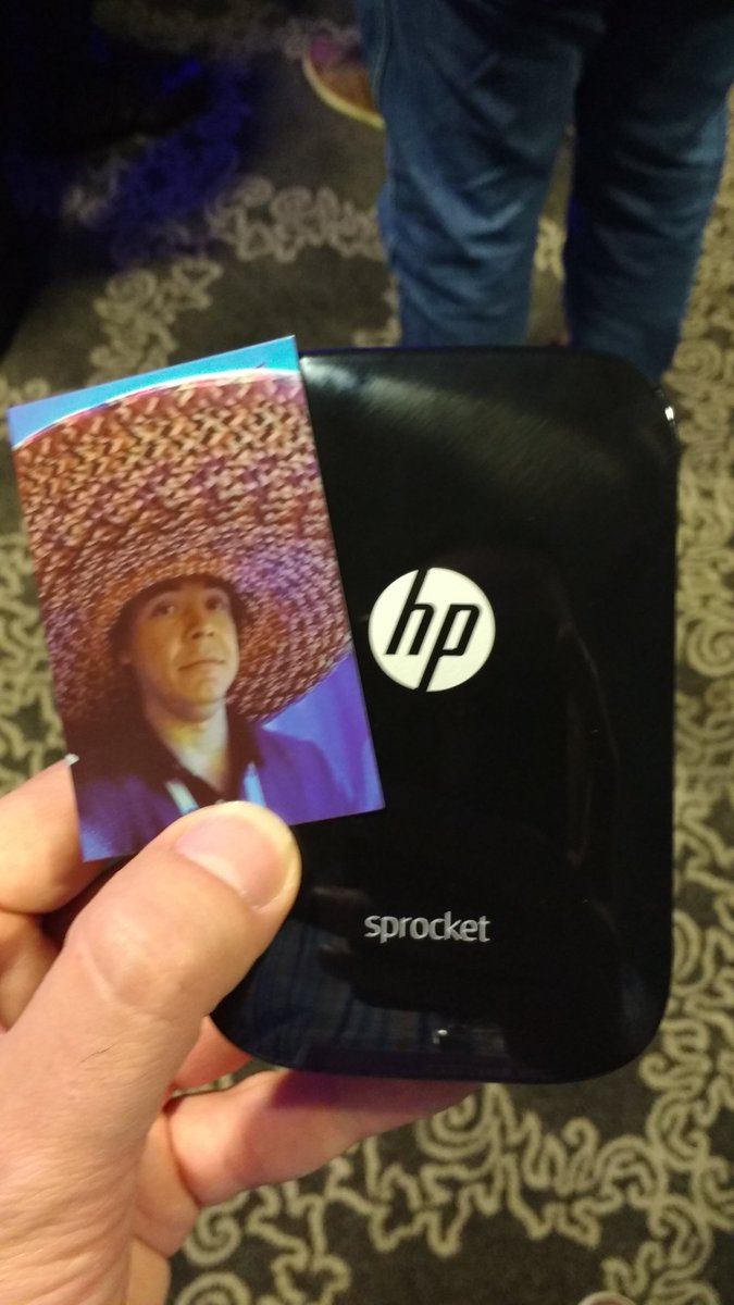 oscardfuentes's tweet photo. I NEED a sprocket! #HPMeetup17 https://t.co/fbYMBP3nNP