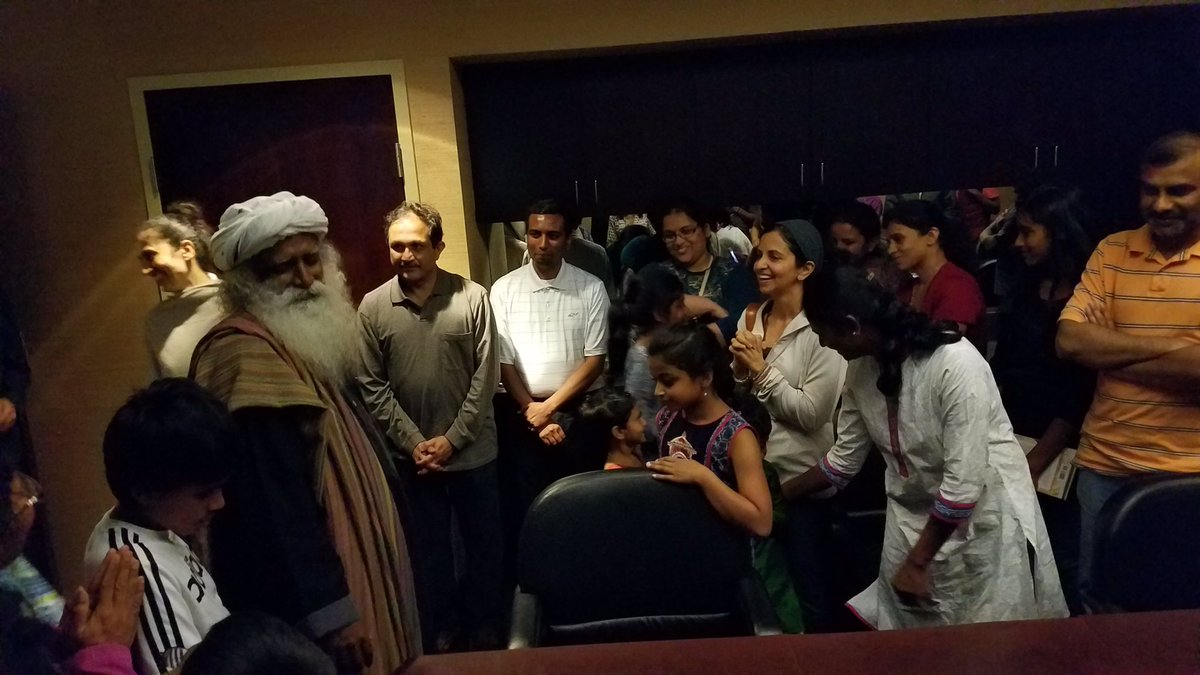 Jkiran2011's tweet photo. Surprise meeting with @SadhguruJV in Washington DC on 5/23.  Sadhguru's message - Support the Indian Embassy Efforts on June 17th IDY https://t.co/L3tvfhXFO2