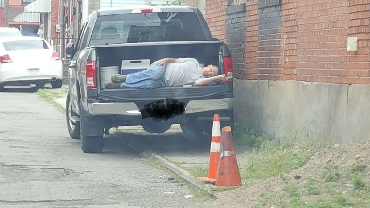 DaveCalfo's tweet photo. #crashedhard https://t.co/unhyD5Lkf9