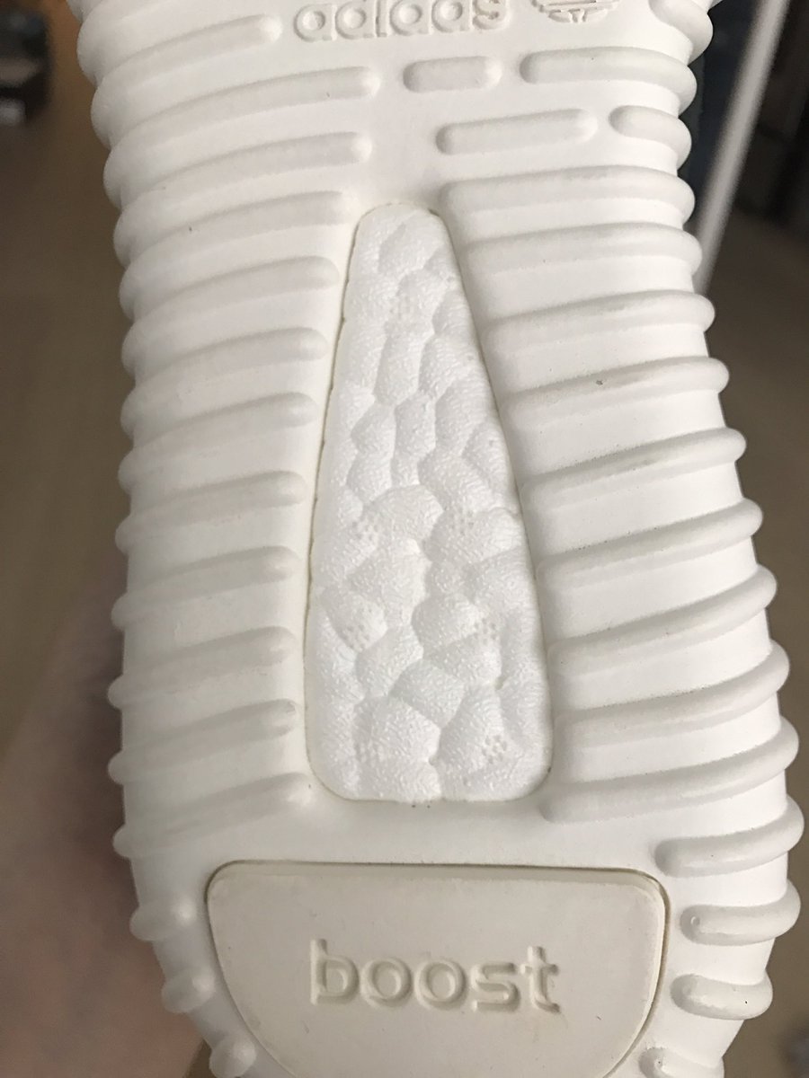 tyryan950112's tweet photo. Can u tell me which part is fake?@stockx @StockXSneakers https://t.co/0iiohJzv9Q