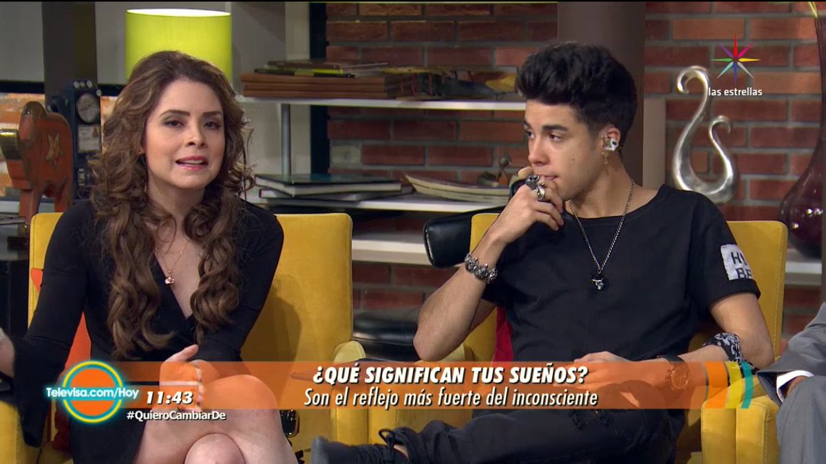 maryfercentinfo's tweet photo. @Grafocafe Taaaan hermosa, inteligente, talentosa, maravillosa en @programa_hoy hablando del significado de los sueños. https://t.co/P7w6b3J0EN