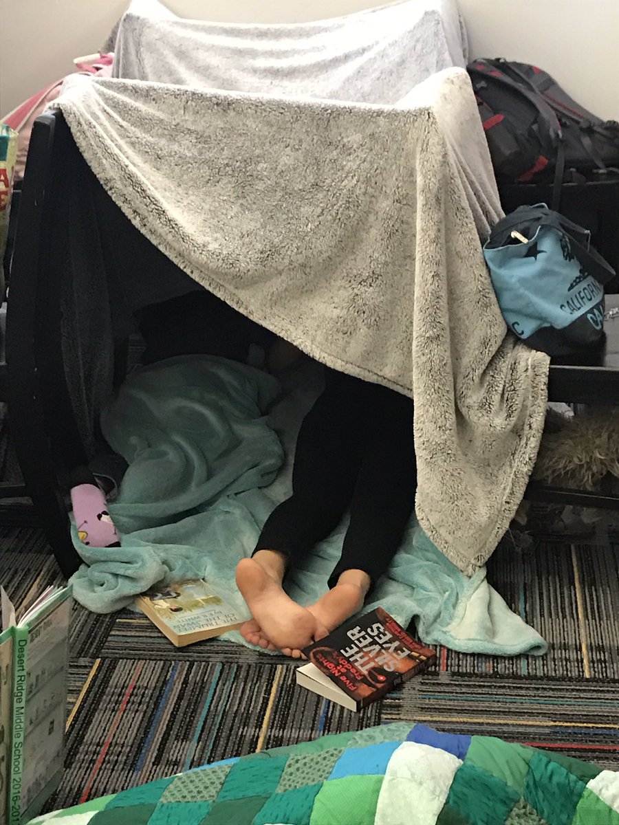 mrscoxslibrary's tweet photo. Read in happening right now. #drmslib #endofschool #readingrocks #librarylife https://t.co/jJfYPVqst2