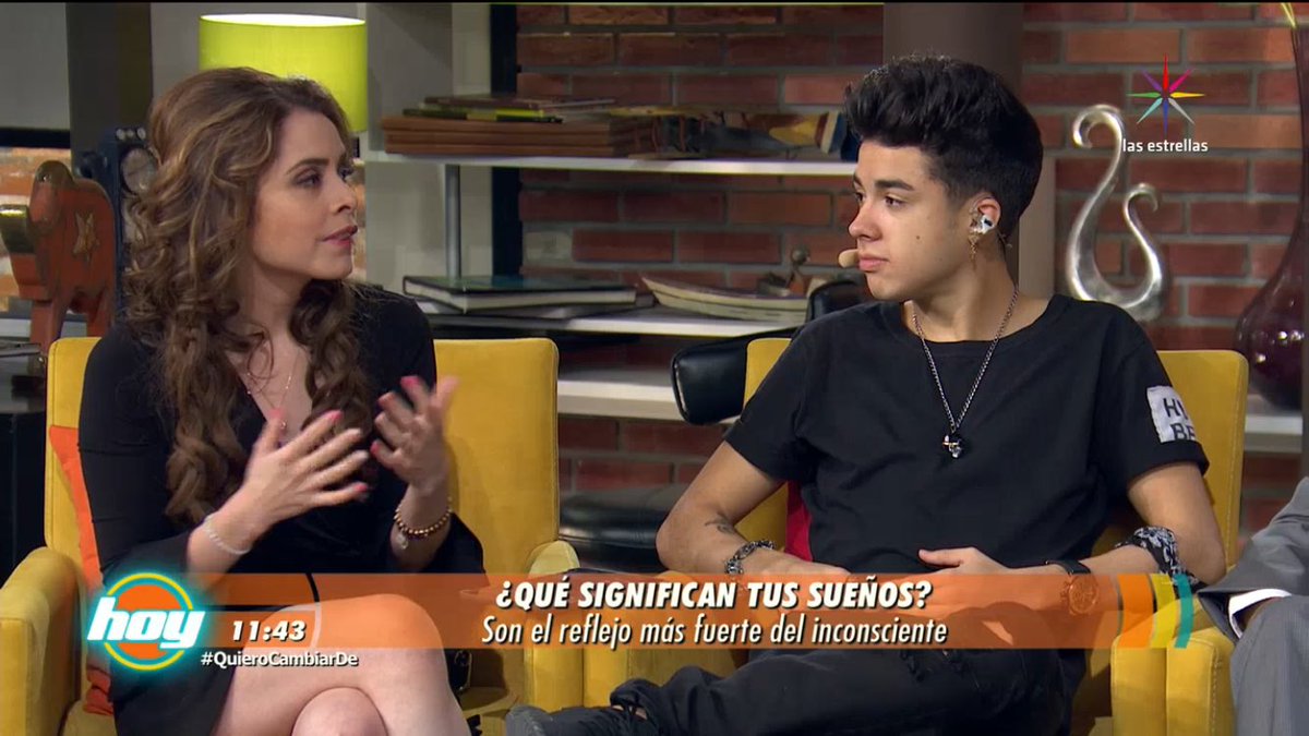 maryfercentinfo's tweet photo. @Grafocafe Taaaan hermosa, inteligente, talentosa, maravillosa en @programa_hoy hablando del significado de los sueños. https://t.co/nPTHmsKhii
