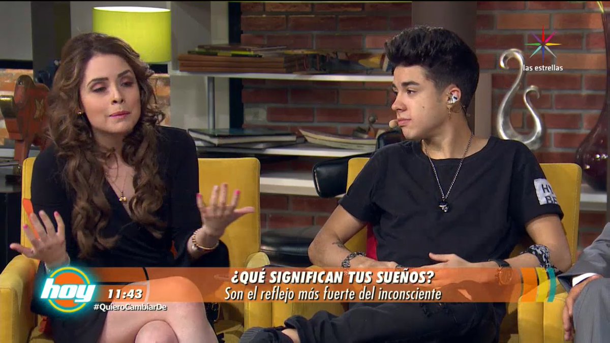 maryfercentinfo's tweet photo. @Grafocafe Taaaan hermosa, inteligente, talentosa, maravillosa en @programa_hoy hablando del significado de los sueños. https://t.co/nPTHmsKhii