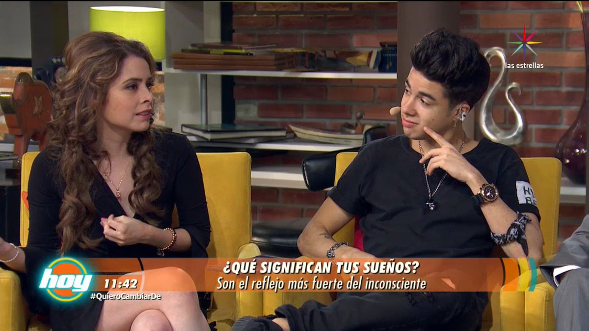 maryfercentinfo's tweet photo. @Grafocafe Taaaan hermosa, inteligente, talentosa, maravillosa en @programa_hoy hablando del significado de los sueños. https://t.co/nPTHmsKhii