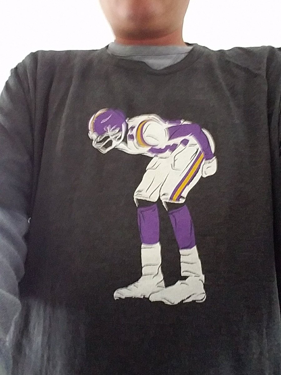 themeiz's tweet photo. The single greatest t-shirt I have ever laid my eyes on. @RandyMoss #Mawse https://t.co/13GpWTRbWD