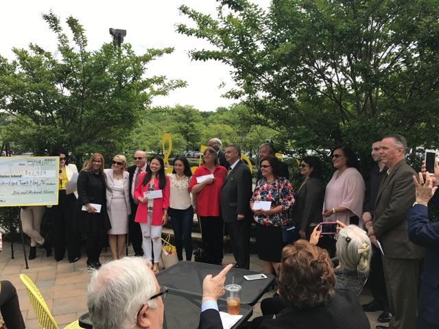 metrofireassoc's tweet photo. Big THANK YOU to the #NicotraFoundation and #CommonsCafe for awarding Metro a grant at today's ceremony! https://t.co/KalZAKr7hk