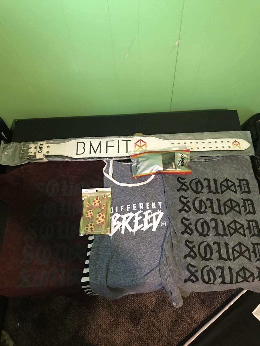 zakmcbrayer's tweet image. This was the best graduation present my mom could have got me but the quality is the most amazing part 🔥🔥 @BradleyMartyn @bmfitgear