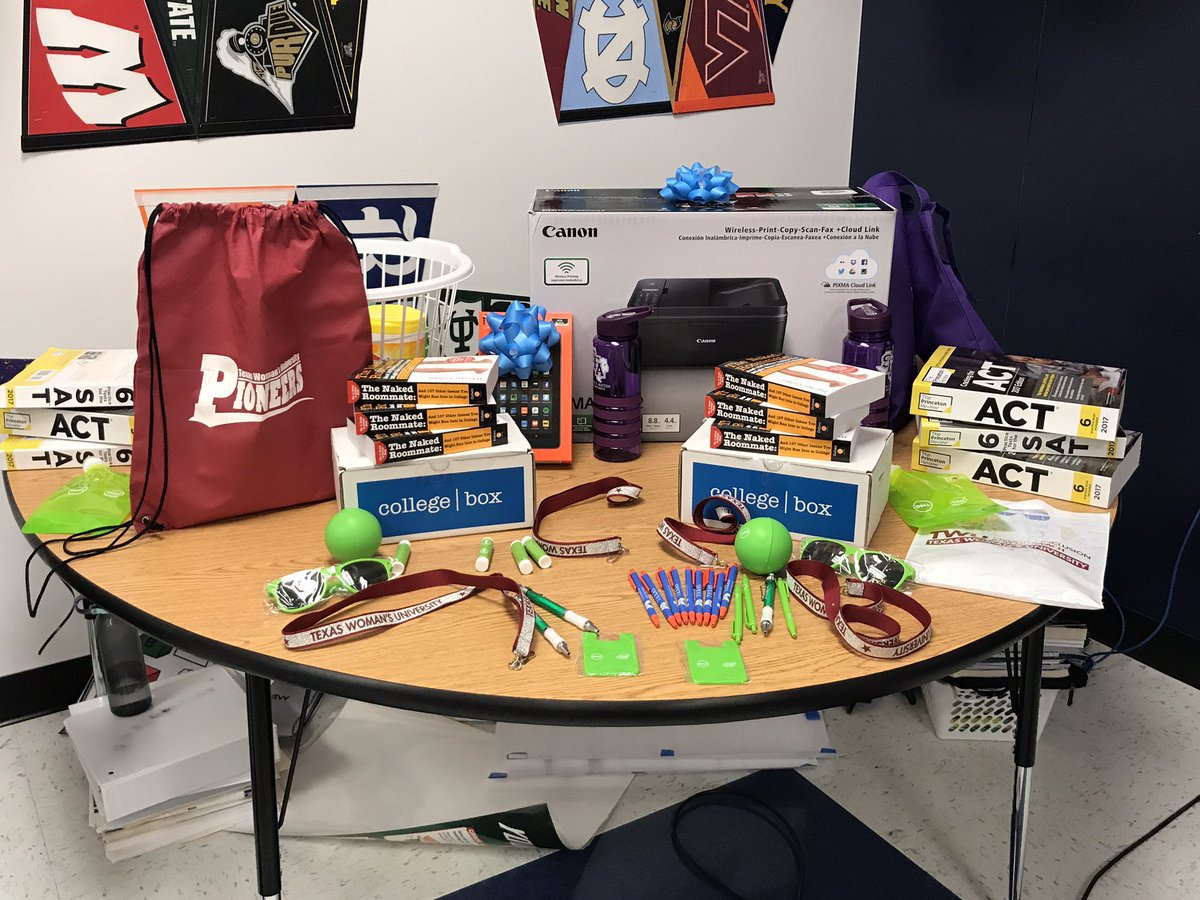 mommaDtrainerD's tweet photo. @KIPPDFW KTC's #collegesigningday2017 was a success! @BetterMakeRoom @ReachHigher #collegebound #KIPPalumni https://t.co/eB3bUmJTyU