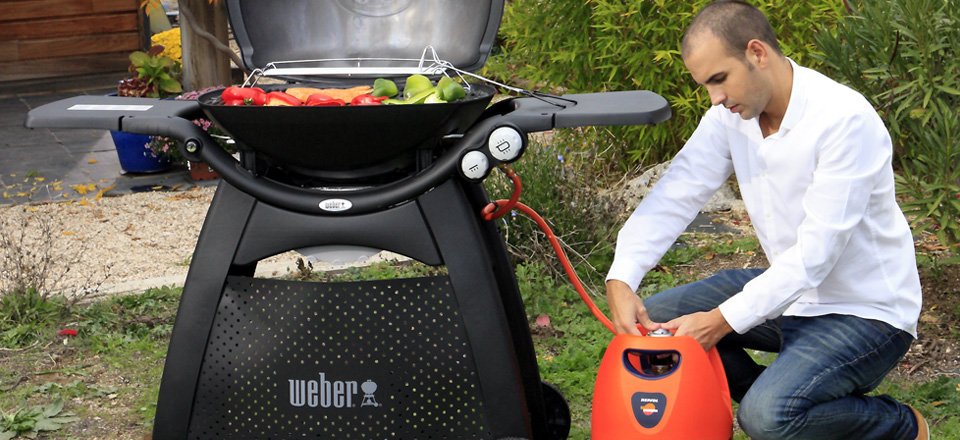 AutoGas_GLP's tweet photo. Descubre las soluciones que ofrece el #GasdeRepsol para tu vivienda https://t.co/JzYB6t8wYF #calefaccion #cocina #airelibre #solargas https://t.co/cIcQ1DMJfD