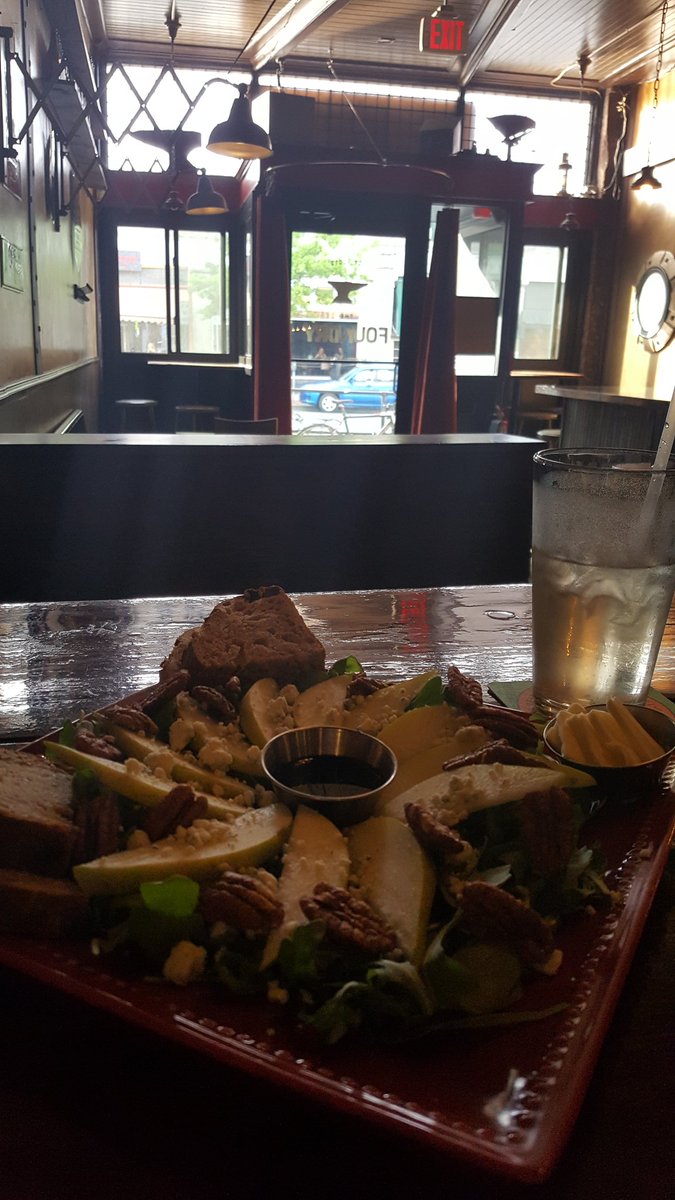 StudioTaraErin's tweet photo. Arugula and pear salad at #TheFoundry #NoHo while waiting to see who shows up for #AdminNetwork tonight. #yummy https://t.co/zew4Vb445x