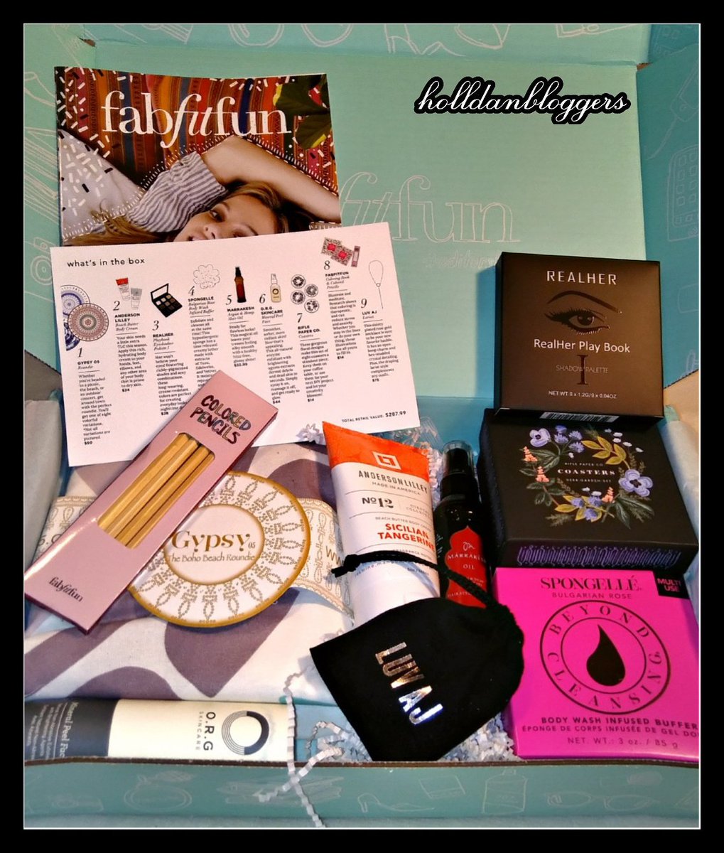 holldanbloggers's tweet photo. I got a Great deal #FabFitFunSpring2017 #beautyboxaddict I only pd. $29.99 for$200+ value. Go to my FB at Holldanbloggers click my link...😘💋 https://t.co/oWVvvHBmjh