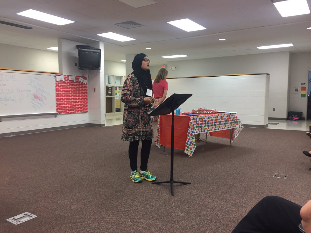 CDCMrsGuinn's tweet photo. FBLA Club end of year Showcase for Parents so proud of our Students! #Toastmasters #PublicSpeaking ##CCMMSRedwolves #HOWL https://t.co/P0FK7ULIlM