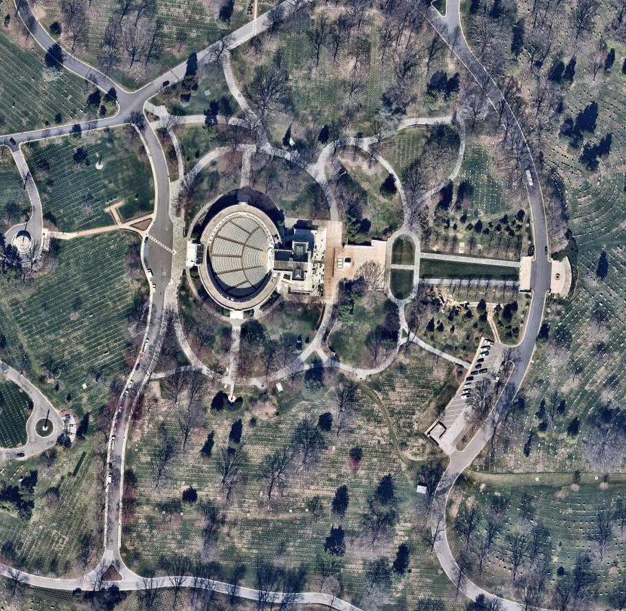 GutterScope's tweet image. Arlington National Cemetery is cause for pause. 🇺🇸 Honor and gratitude to all for their service. #memorialday #wayupwednesday 📷 @nearmap