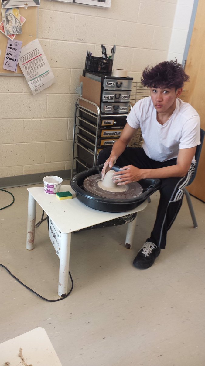 RocchinaAntunes's tweet photo. #findingbliss through pottery. Thank you artist Katherine Verbeek and Ms. Gidaro https://t.co/Kj71NIrDEc