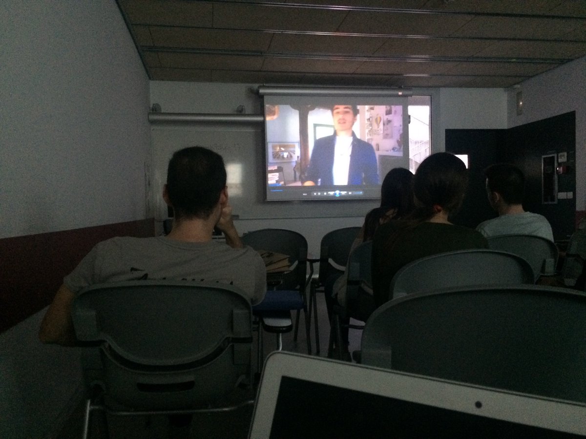 CristinaVidal5's tweet image. #mktdupf17 #semi4