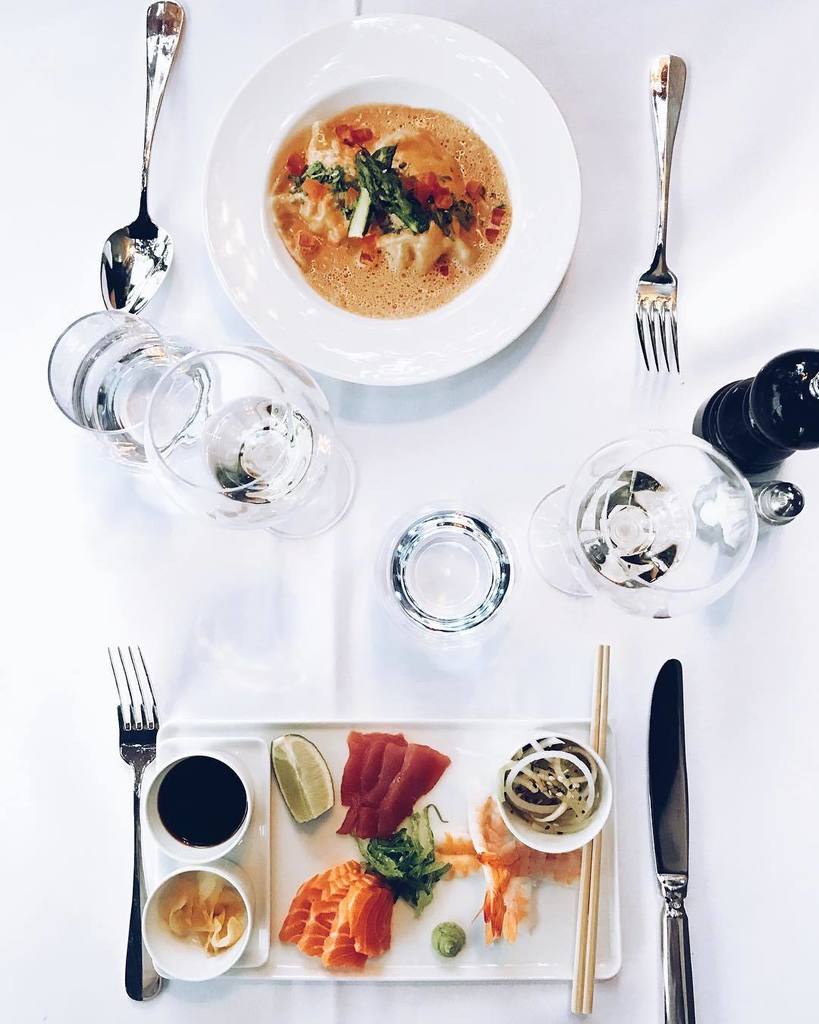 Sashimis time @odetteenville 😜😜
Thks <a href="/tribe_agency/">Booking Agency</a> &amp; @audrey_thiriar 👍🏻