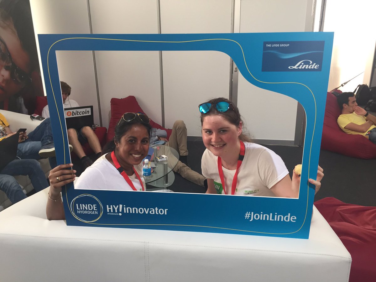 Christinamcg07's tweet photo. Engineers @shell_ecomar finding out what @The_Linde_Group @boconline has to offer for graduates & apprentices #JoinLinde @BOCgrads https://t.co/f08SNCa9f3
