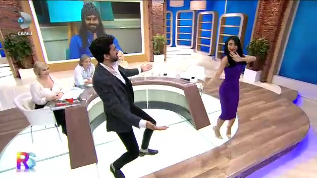 Ya geçen sene ne güzeldi bu sene küçük cocuk gibi simardin kısmetse olur adnan didem yanındayız  KısmetseOlmasın YapımSınırıAşmasın