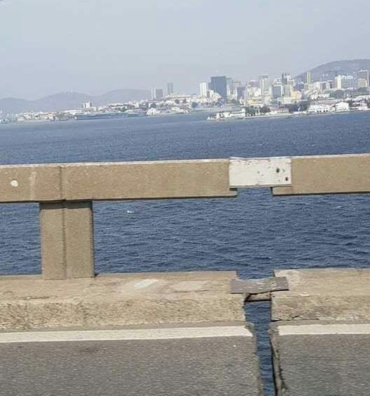 JornalOGlobo's tweet photo. Ponte Rio-Niterói tem rachaduras e corre risco de cair? Nós checamos. https://t.co/ESJjkBQcg5 https://t.co/EFdkqgGRxC