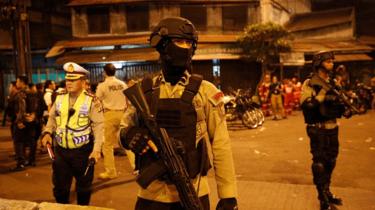 bahameng's tweet photo. A suspected suicide bomb attack in the Indonesian capital jakarta has left at least police officer dead and five others injured police say.. https://t.co/4AmG8QcHln