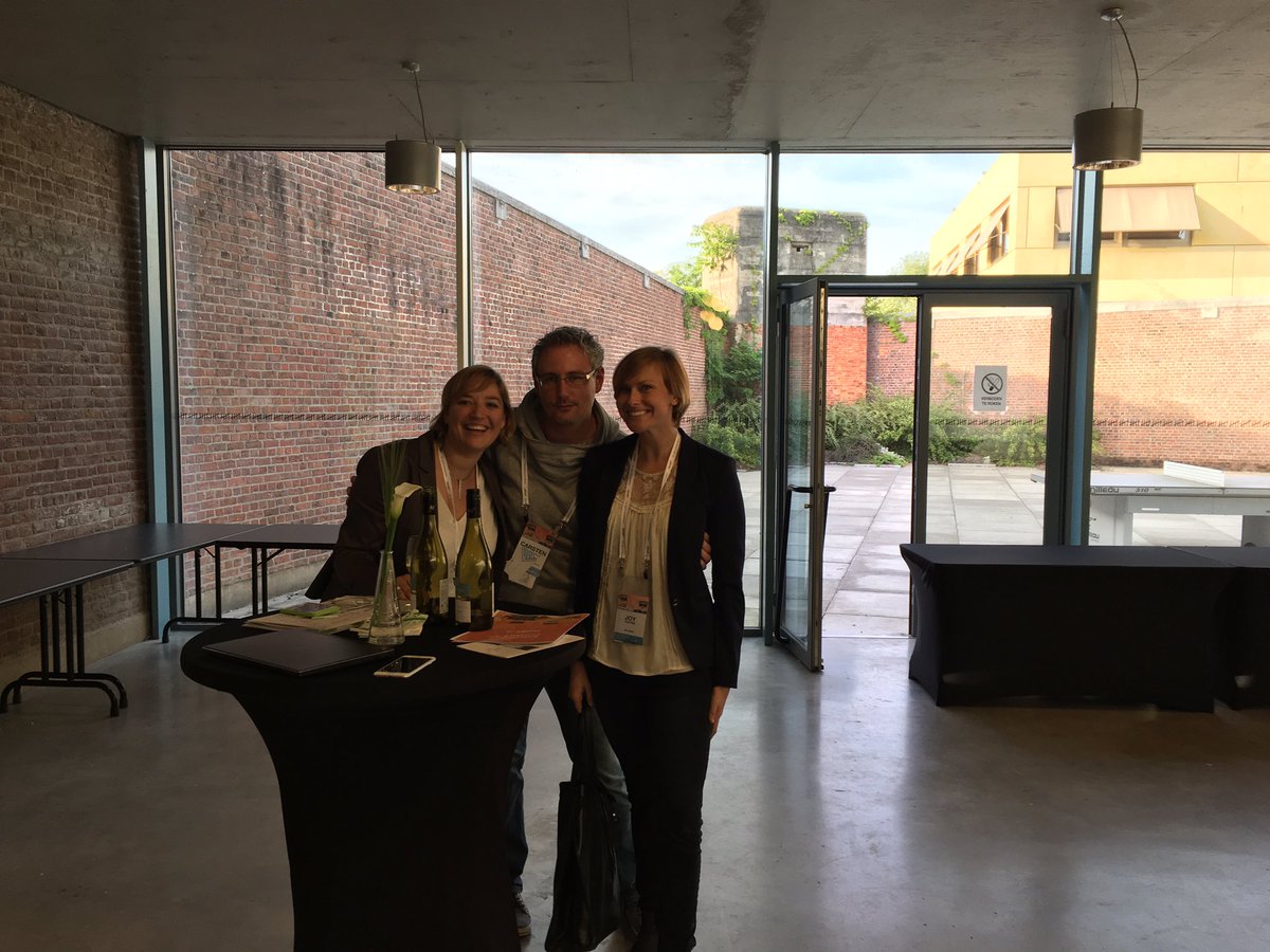 HappyAging_'s tweet photo. Last one standing! Winners @Novosanis @coldplasmatech and @EITHealth are finishing the last bottle.....#HappyAging #A2Europe https://t.co/5CSlfOBFQp