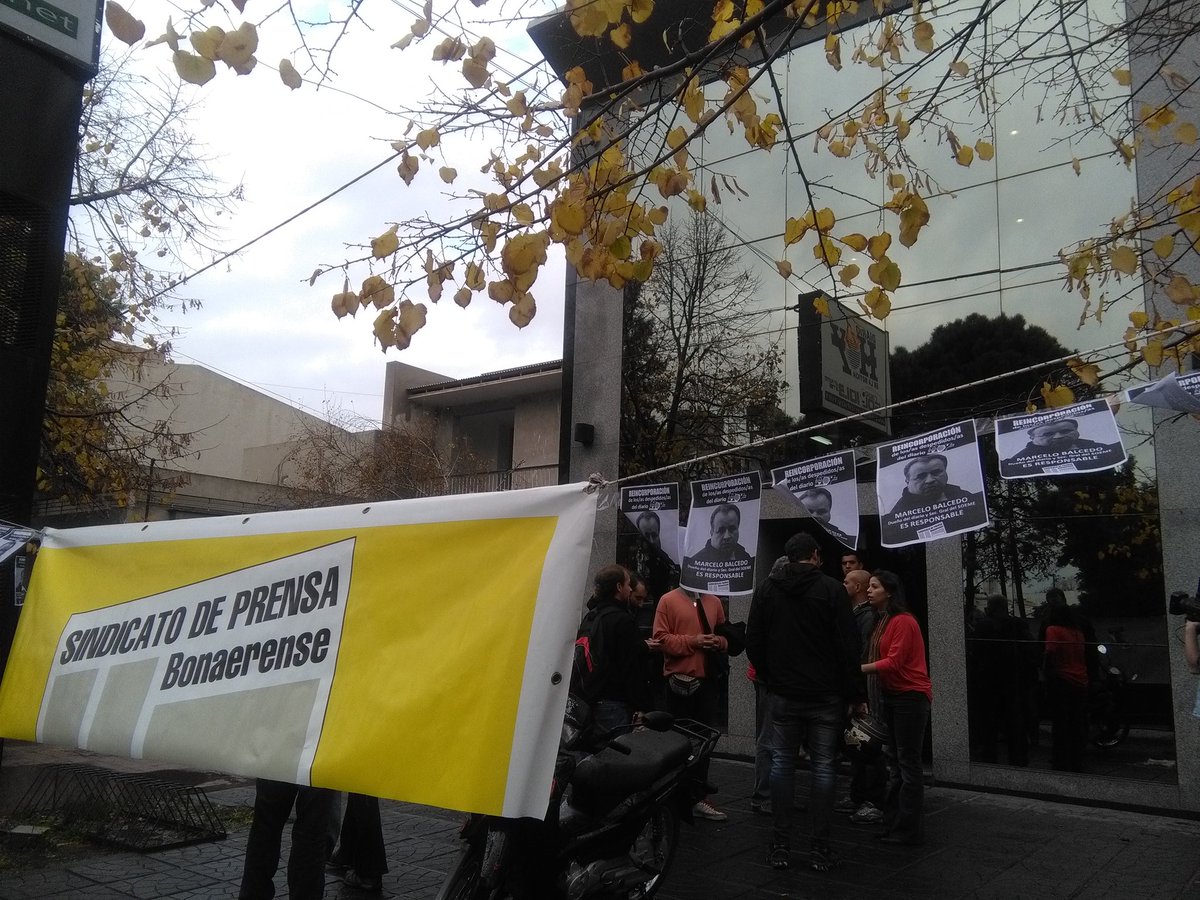 #LaPlata HOY — 16hs La periodista Estefanía Velo se presentará a su puesto de trabajo, en el Diario Hoy, tal como lo indica la Justicia