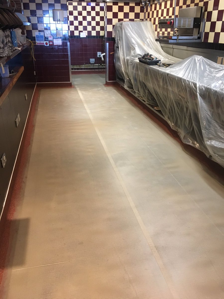 Cws_flooringltd's tweet photo. @frankienbennys #hull @Cws_flooringltd @NatFlooring @Degafloor #resin #resinflooring #kitchen #Hygiene #acrylic #3dayturnover https://t.co/orKc3HYfos