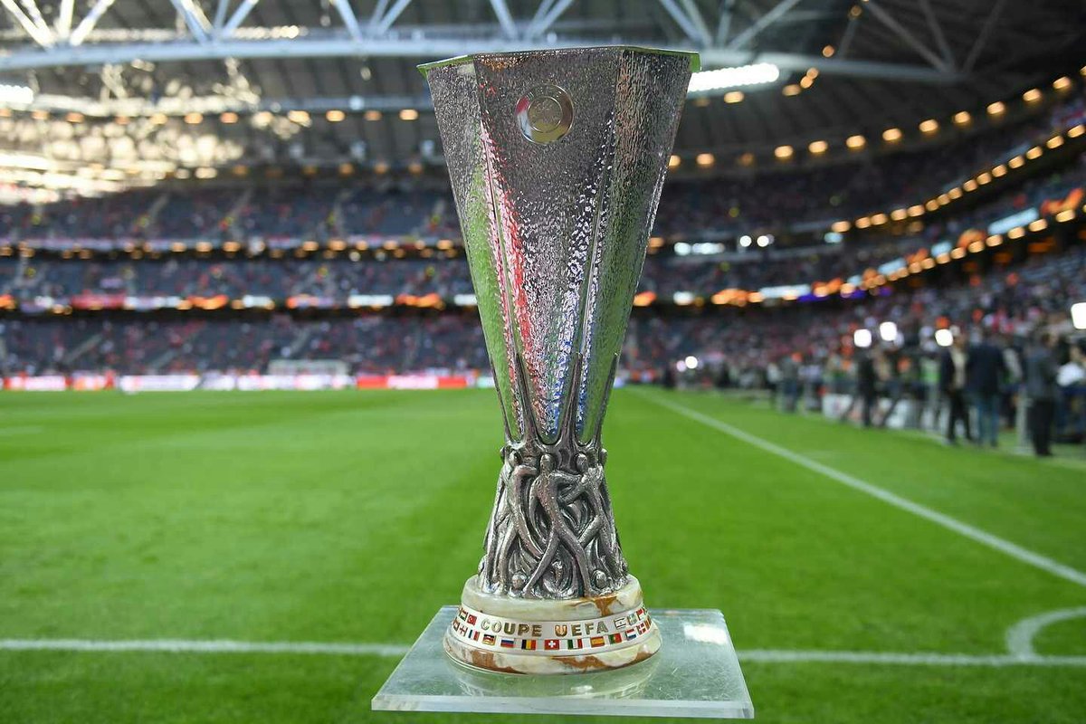 кубок лиги европы (кубок уефа) кубок чемпионата европы. европейский футбольный кубок. севилья победитель лиги европы 2019. финал лиги европы уефа 2021. кубок лиги европы уефа.