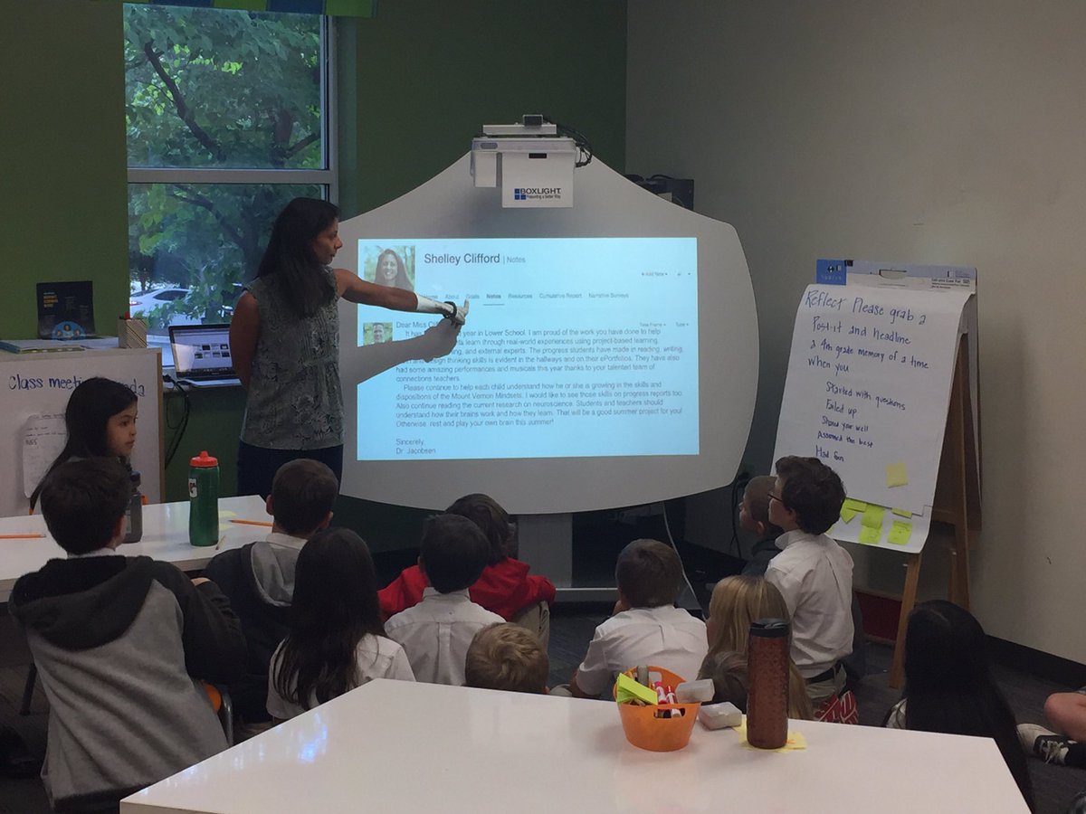 alix_jayne's tweet photo. @cliffordshelley shares her own ePortfolio to show #realworldexample #mvpschool https://t.co/H2OWuLaW63
