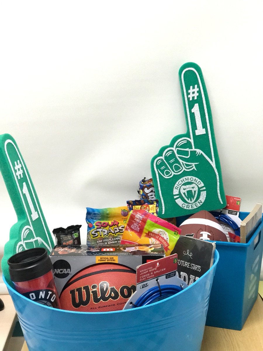 SACRGSS's tweet photo. Enter to win this Sweet 🍬, Sporty 🏀and Spirit 🐍 basket by buying 2️⃣Raffle Tickets for ONLY $1️⃣to support families in need/ World Vision! 🤗 https://t.co/dckq7ObAlk
