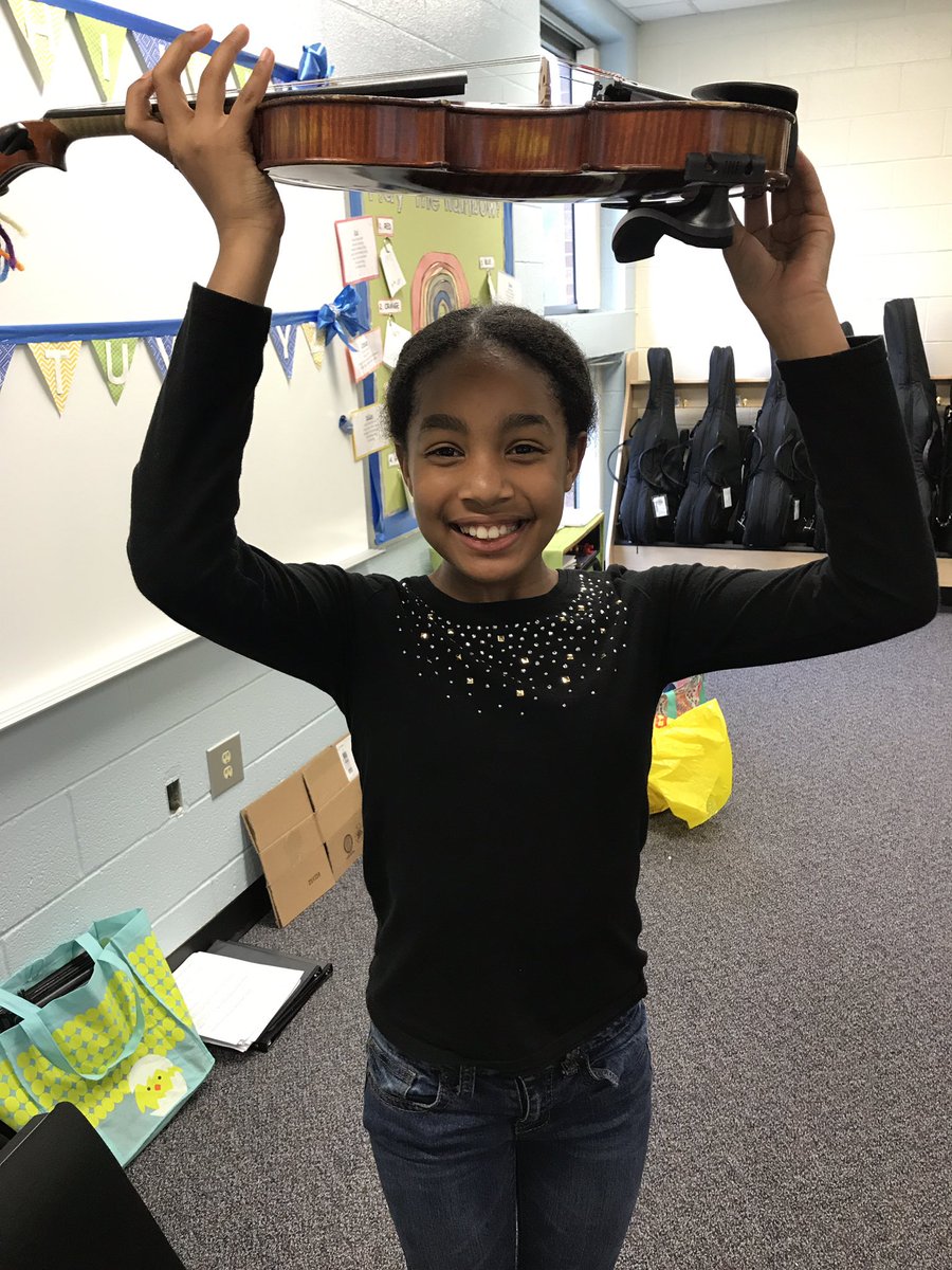 Conder_Strings's tweet photo. Congrats to 4th grader Maleyah from @WaltersWizKids class for winning the sight reading challenge today! @ConderStars @PaulaChina1 https://t.co/6zxRvZcZl7