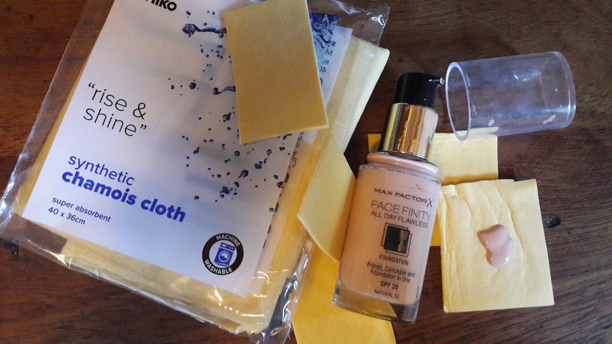 moloveschips's tweet photo. #chamois cloth from @LoveWilko as a #foundation #blender. It works really well! #thrifttips #cheapgirl #makeuptip #doesthisthingreallywork https://t.co/FErWtxSk4d