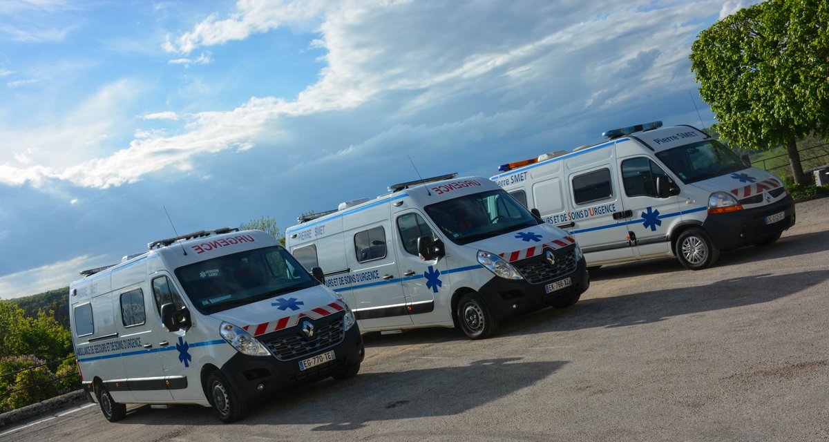 ambulancessmet's tweet photo. Nos ambulances de secours et de soins d'urgence
#urgence #GIFA #nomadeec #secours #samu #Job #Ambulance #patients https://t.co/TOUg8ZQHsv