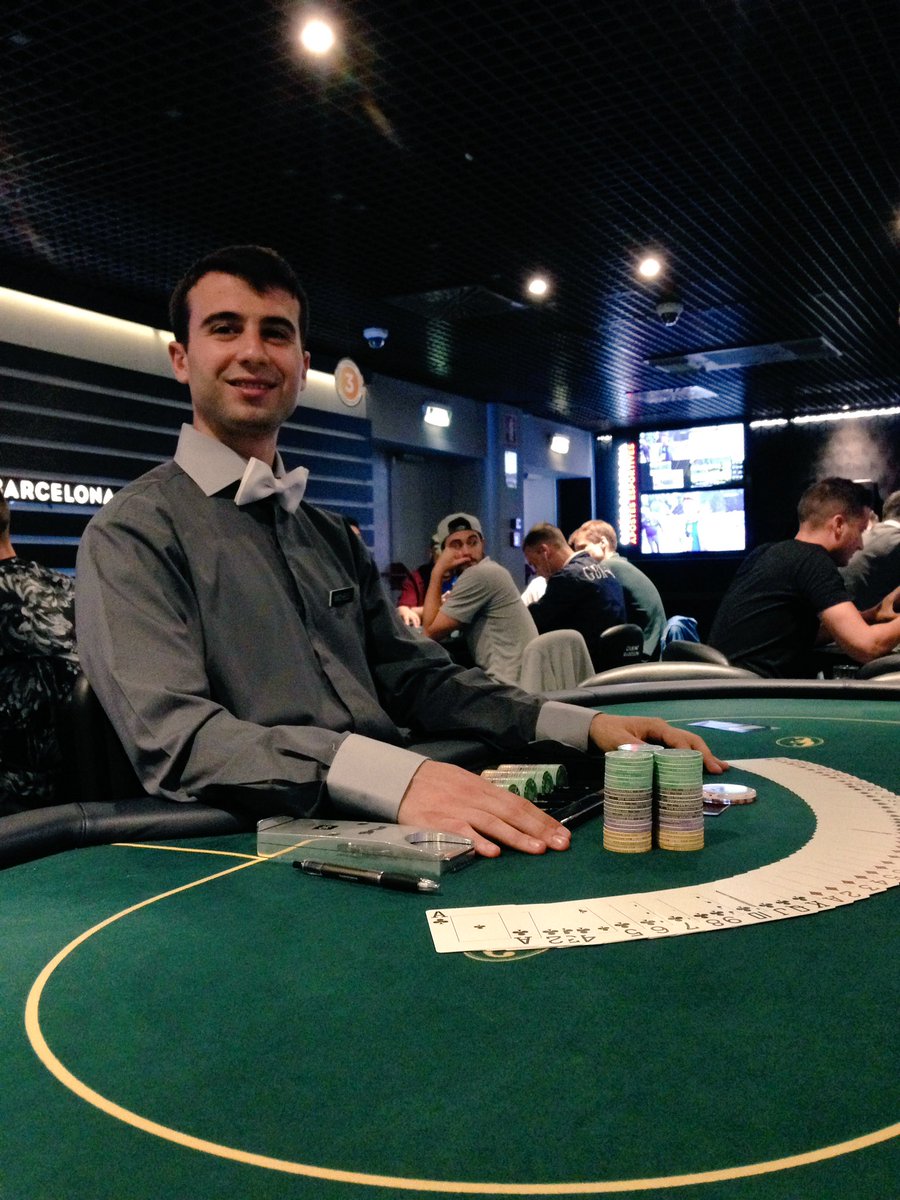 CasinoBarcelona's tweet photo. Ahora el #PokerSinPausa comienza a las 19h! Puedes registrarte hasta las 22:00h ๐ #Post888 https://t.co/lII9E8td94