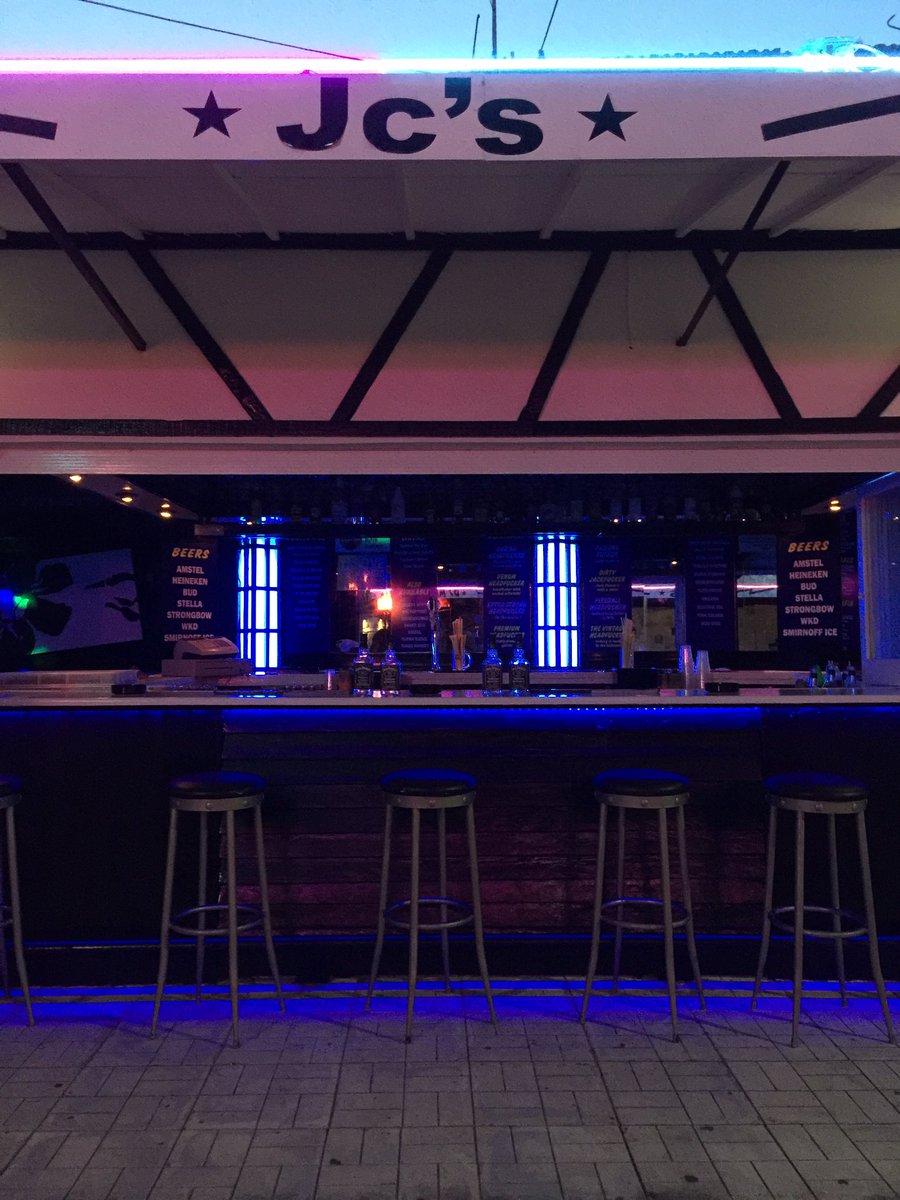 After AJAX smash united tonight who's gonna be coming to JC's for a #HARIBOHEADFUCKER ?? 9-5 home of the original #HEADFUCKER