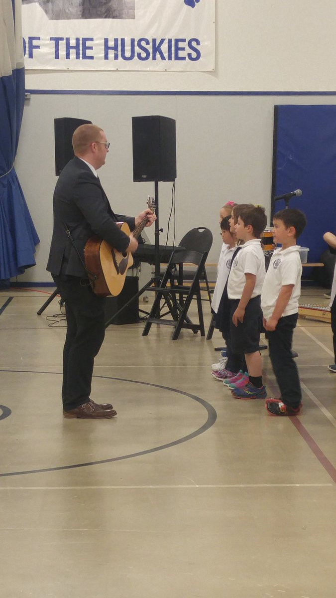 stemileschool's tweet photo. Performing at the annual volunteer tea! We are blessed ny the countless hours our families invest to make our school a better place! https://t.co/8UyBsw0Jd1
