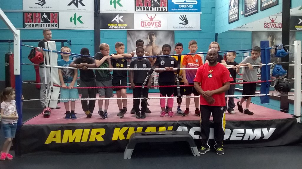 GlovesABC's tweet photo. Gym Members Staff &amp; Parents observed a minute silence for victims, families &amp; friends @manchesterarena #StayStrong https://t.co/X0WMajnzgO
