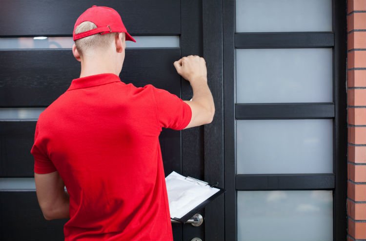 MidlandON's tweet photo. Several reports of door-to-door sales scams in area today.  Please read &amp; share our guide, esp w-vulnerable sectors: https://t.co/3tUEb3NhPb https://t.co/YeJzWUTX7o