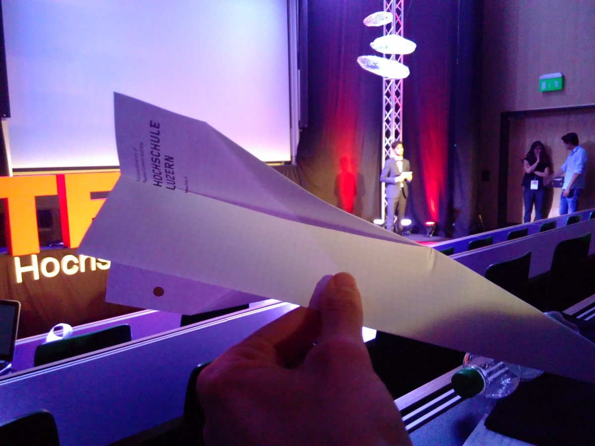 hslu's tweet photo. Ein HSLU-Papierflugzeug! Das war die Aufgabe, um Selbstkontrolle zu demonstrieren :) #TEDxHochschuleLuzern #limitless https://t.co/ItcWqc4x0e