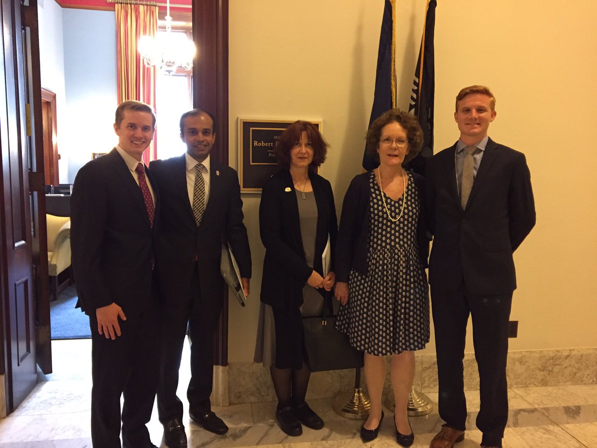AK_Rads's tweet photo. @SenBobCasey Thank you for supporting our patients rights to basic screening studies! @PAradsociety @MhScanlon #ACRRAN #ACR2017 https://t.co/e8nQyffor8