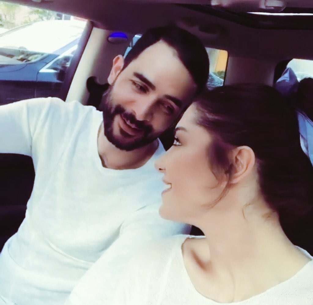 Çiftim dışarda çok Mutlu salın artık be KısmetseOlur SonBulsun